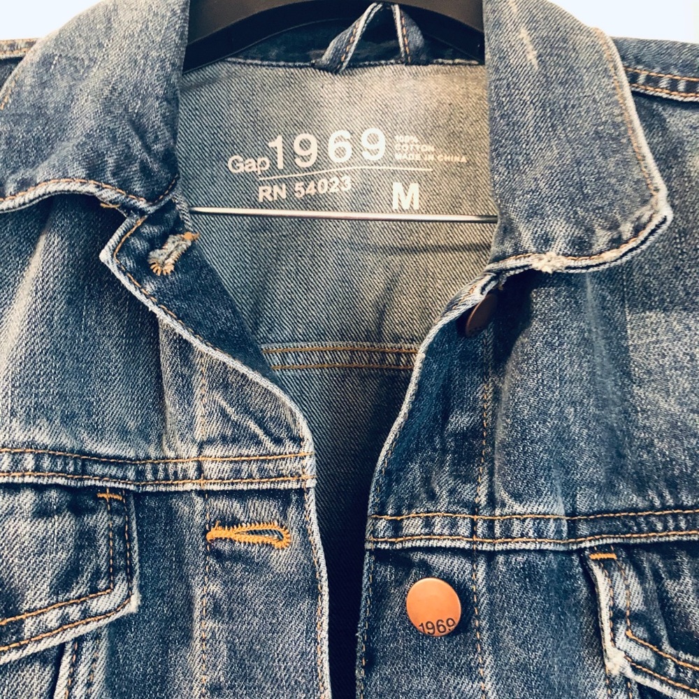 GAP Denim Jacket NWT Timeless Classic Style GORGEOUS Color Super Flattering😊 - Picture 5 of 8